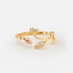 Blooming ring pavé