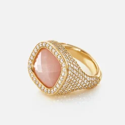 Cushion ring pavé