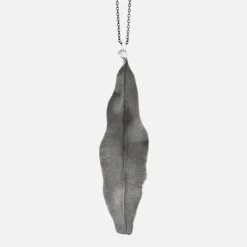 Leaves pendant tall