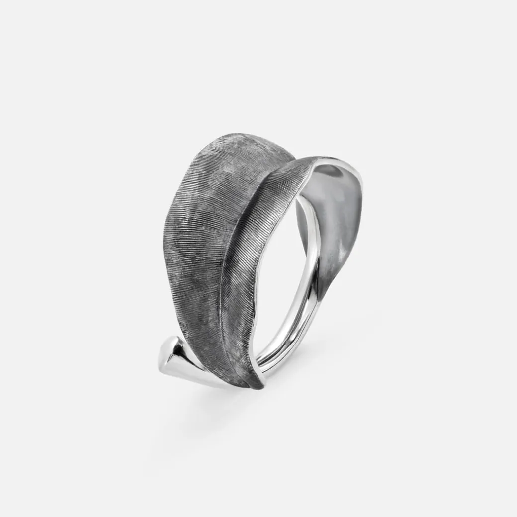 Leaves ring