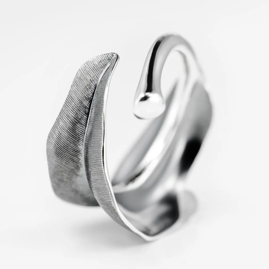 Leaves ring