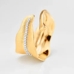Leaves ring medium pavé