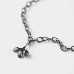 Lotus Collier