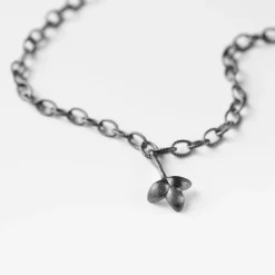Lotus Collier